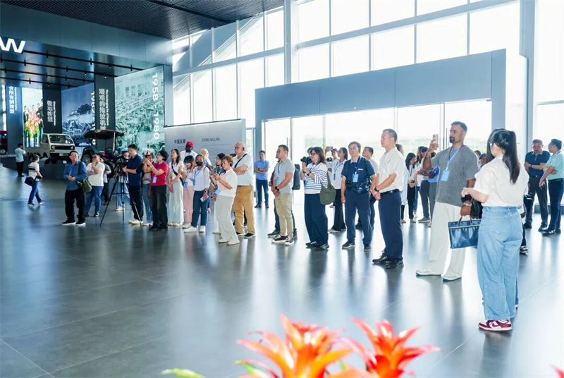 Asean Media visita SAIC-GM-Wuling para explorar los secretos del desarrollo de E-Smart de la compañía
